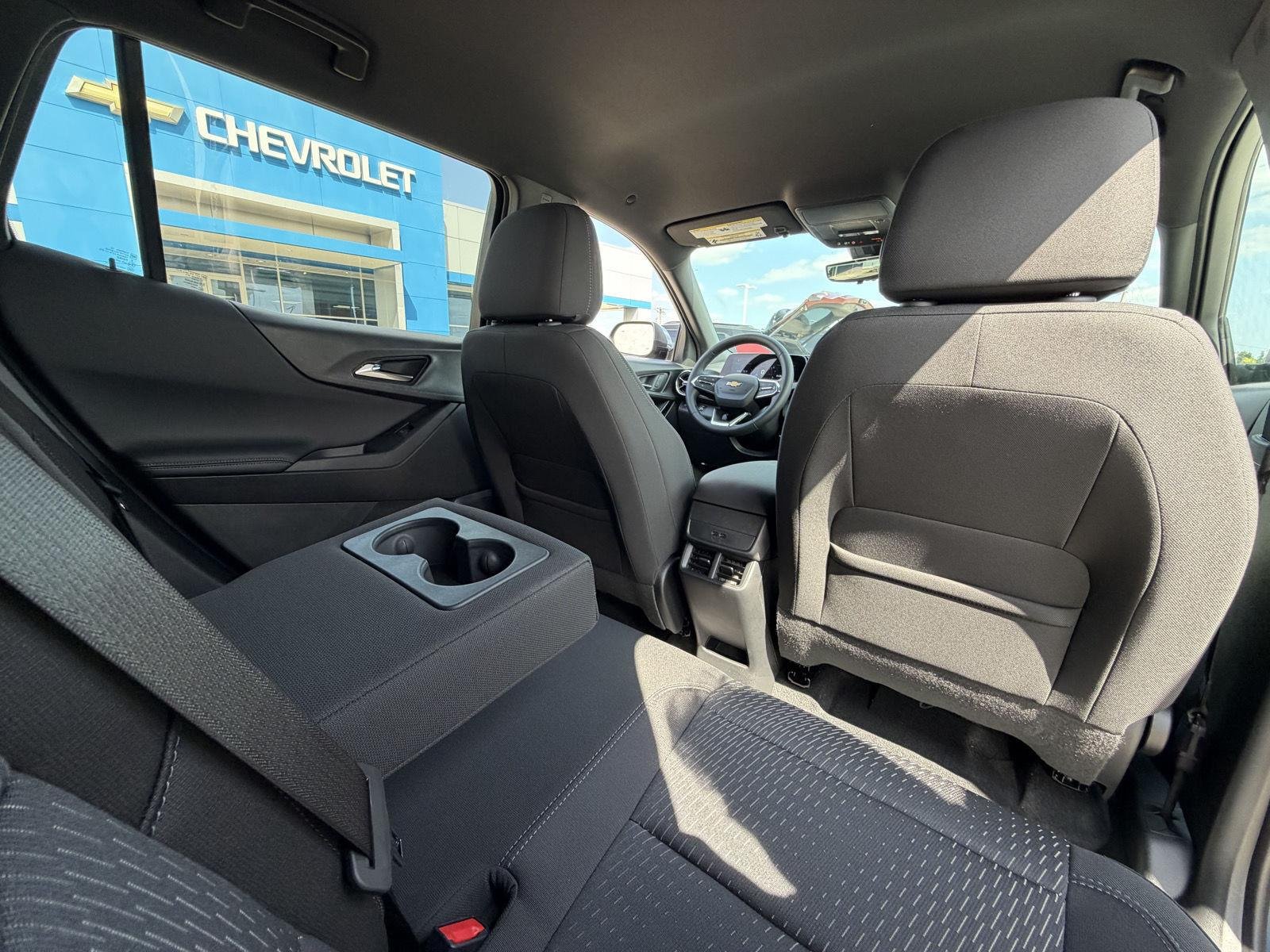 2027 Chevrolet Equinox LT - Photo 28