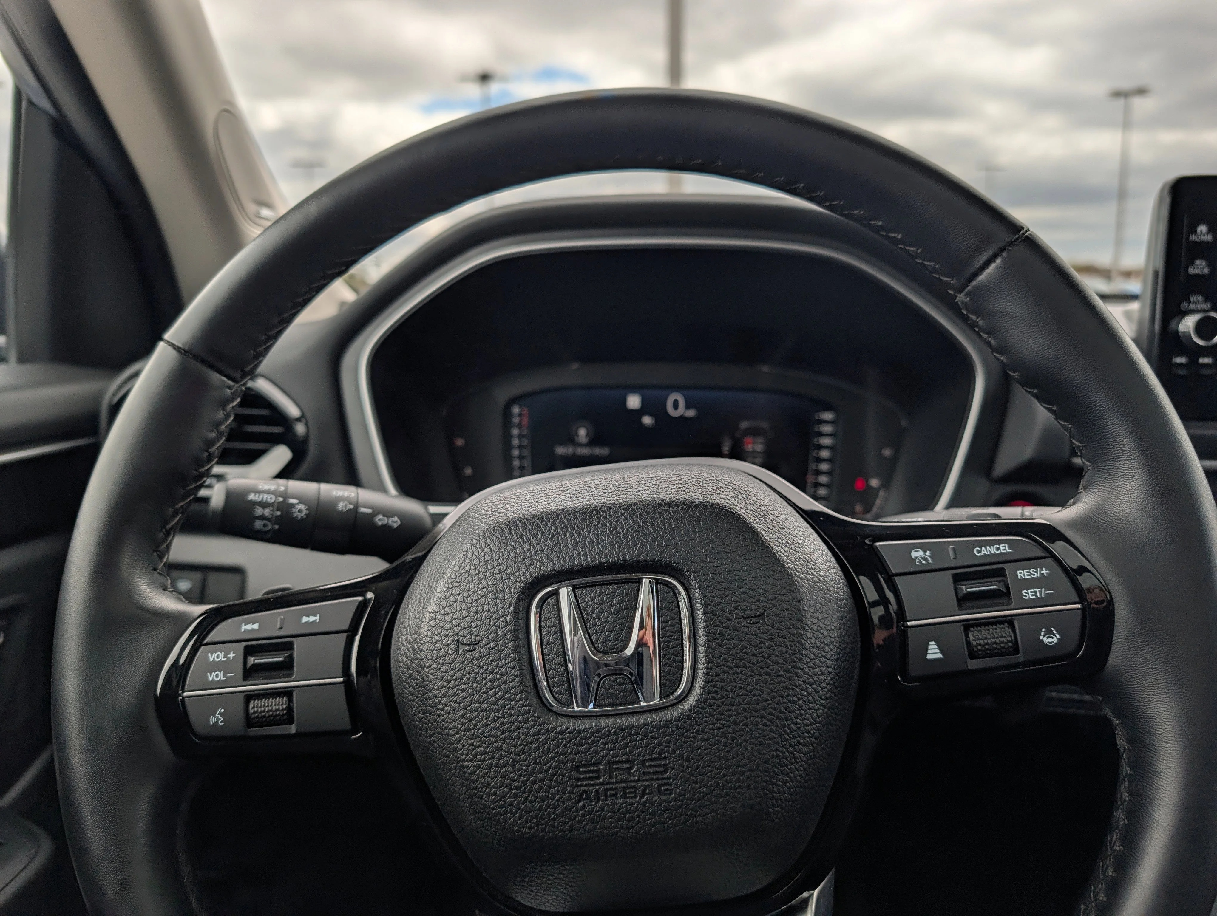 Used 2025 Sonic Gray Pearl Honda Elite image 29