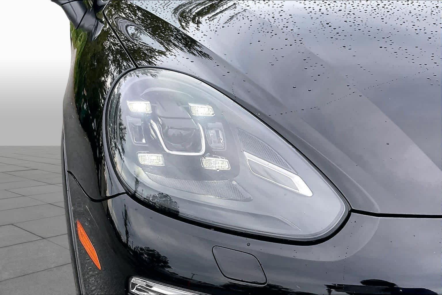 Used 2018 Black Porsche  image 27