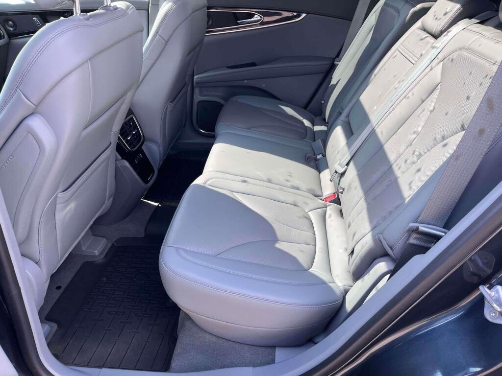 Used 2023 Flight Blue Lincoln Reserve image 17
