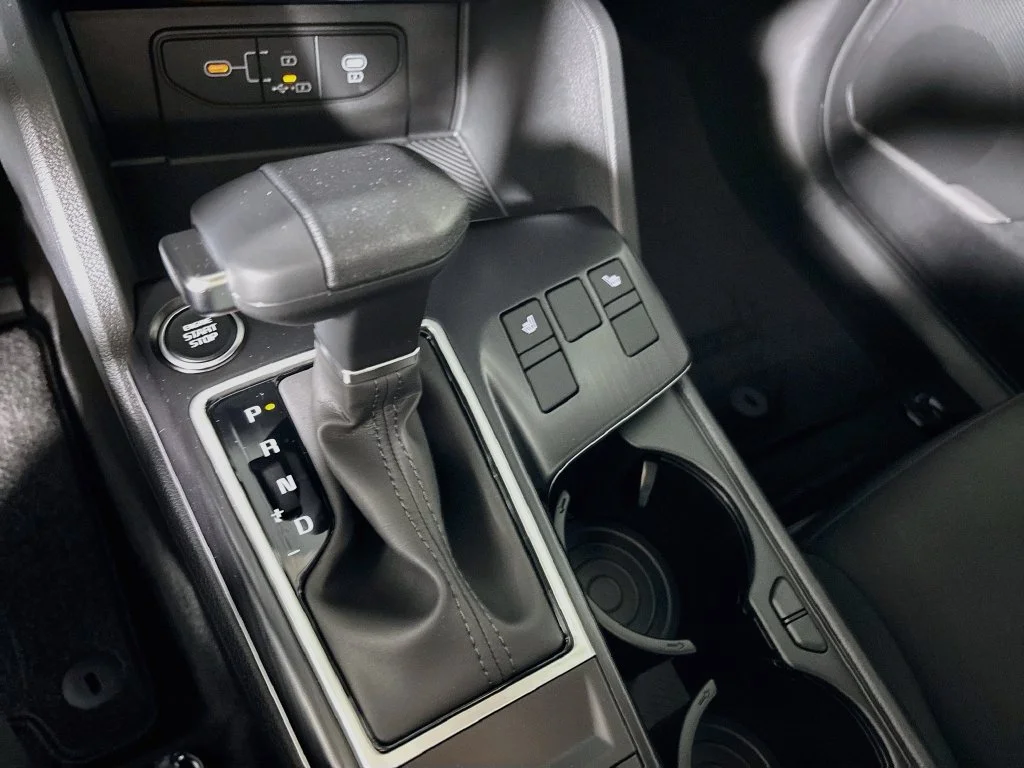 New 2027 Fusion Black Kia LX image 17