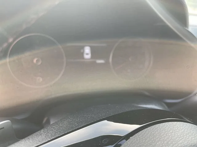 Used 2022 White Kia GT image 2