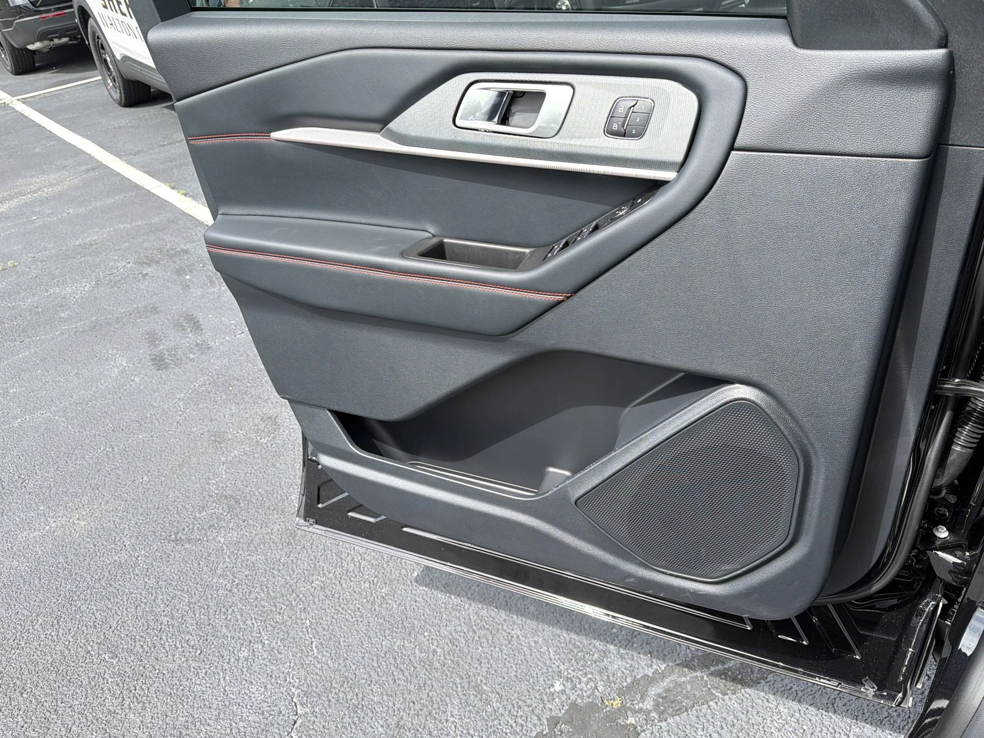 New 2026 Agate Black Metallic Ford ST-Line image 18