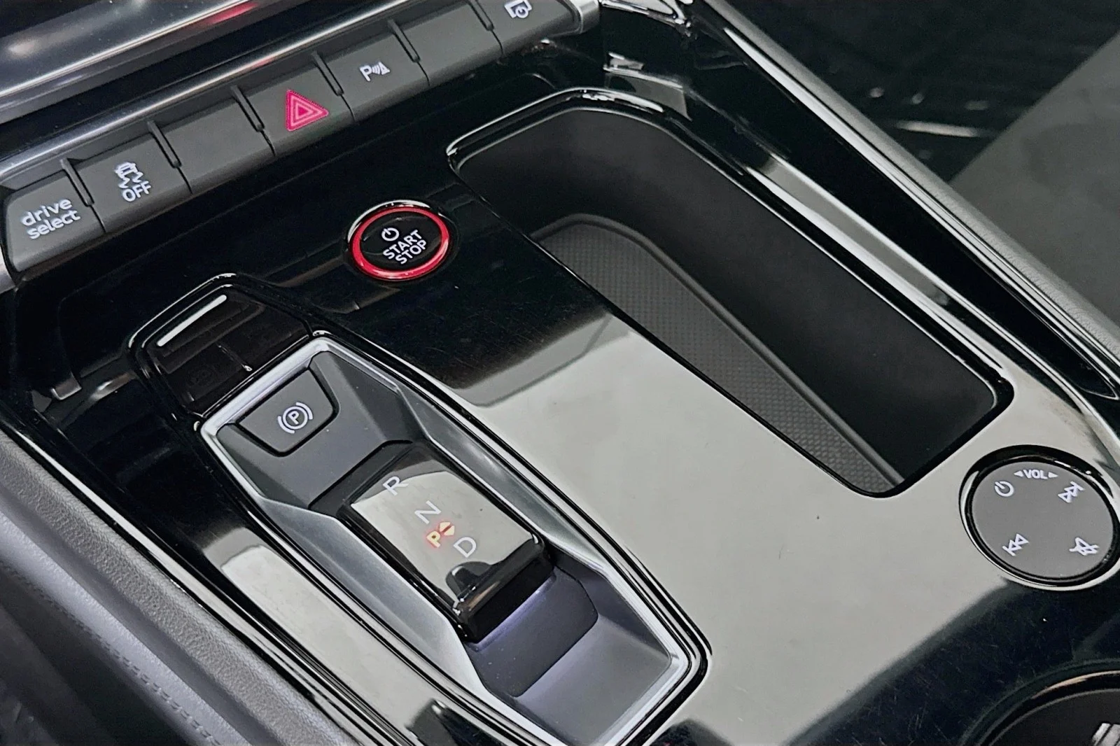 Used 2022 Mythos Black Metallic Audi Premium Plus image 7