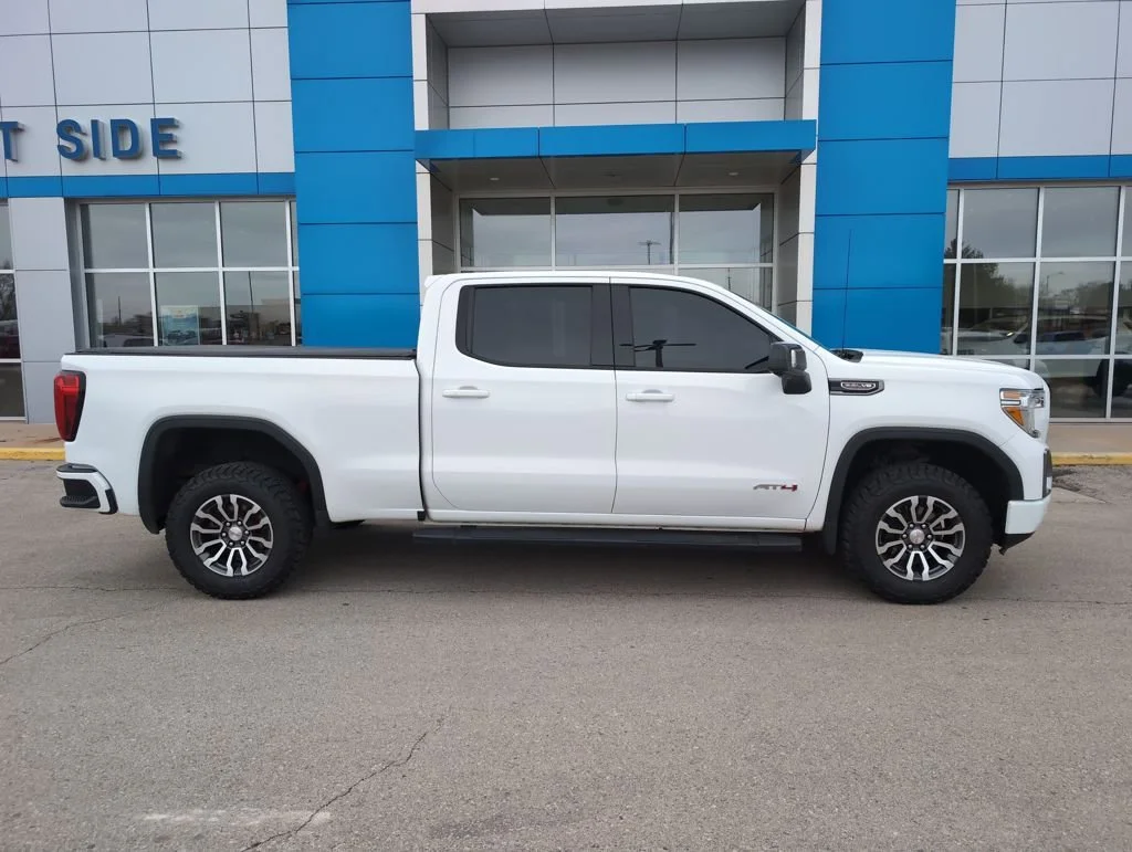 2020 GMC Sierra 4WD Crew Cab Standard Box AT4's photo