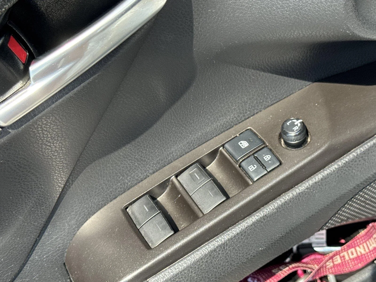 Used 2021 Super White Toyota SE Nightshade image 18