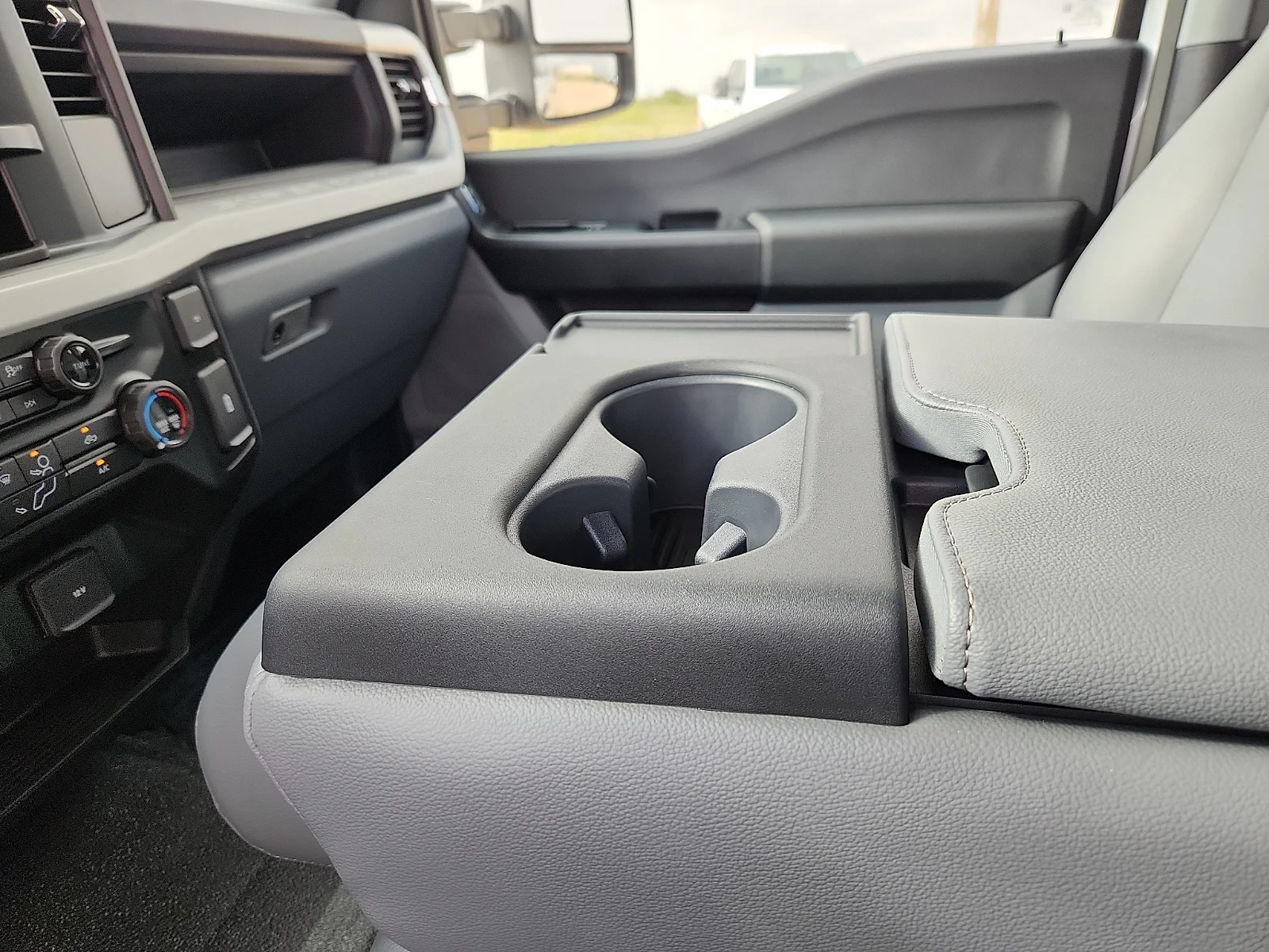 New 2026 Oxford White Ford F-250® XL image 25