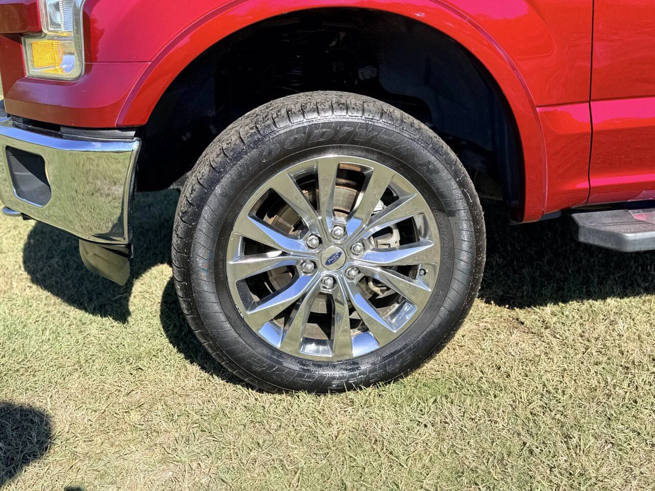 Used 2016 Red Ford Lariat 4x4 4dr SuperCrew 5.5 ft. SB image 10