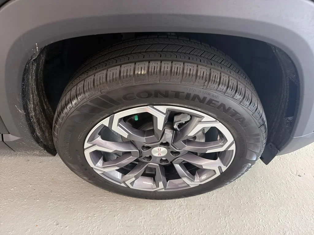 New 2027 Ebony Twilight Metallic GMC Elevation image 4