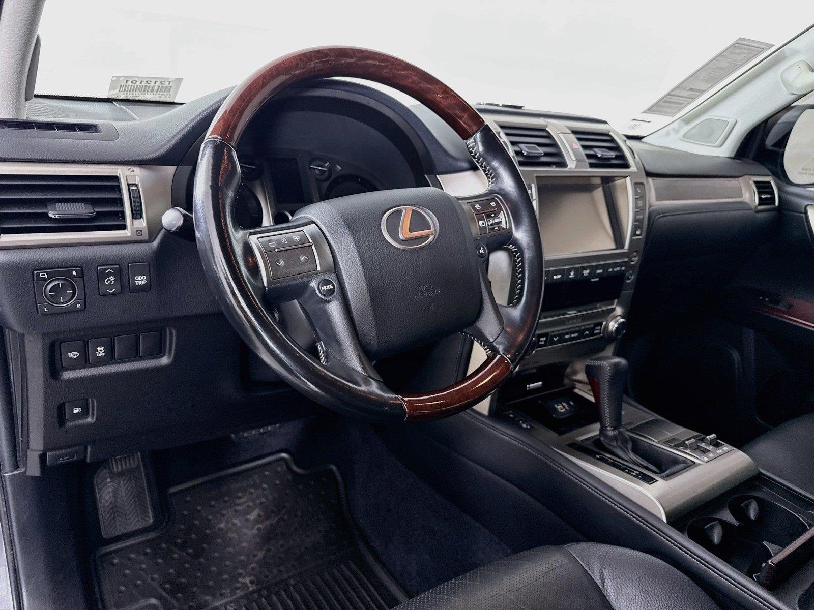 Used 2019 Nebula Gray Pearl Lexus GX 460 Premium image 4