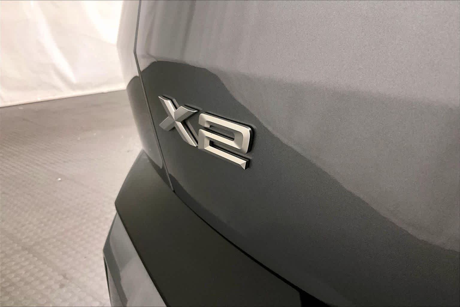 Used 2026 Skyscraper Grey Metallic BMW xDrive28i image 17