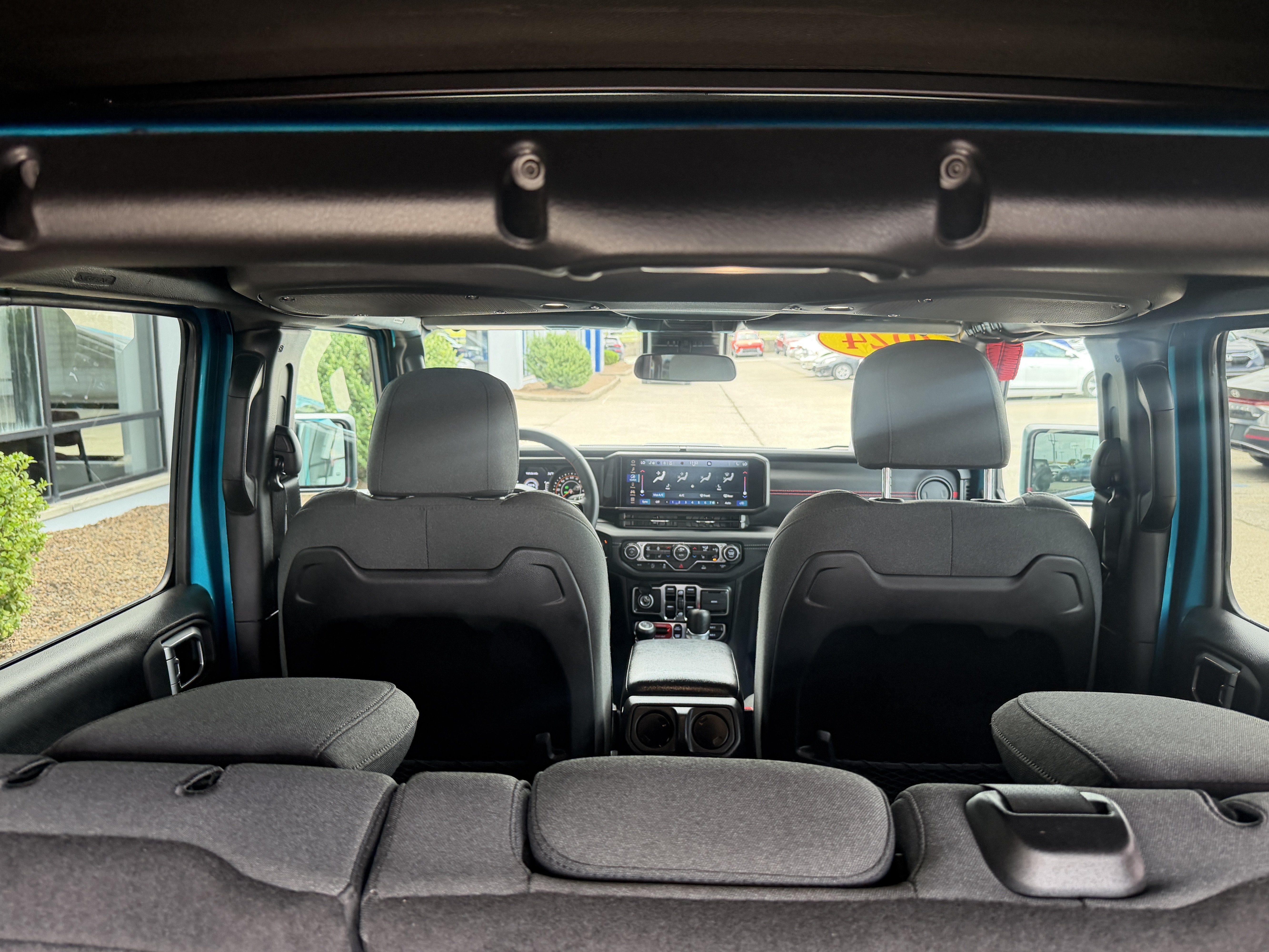 Used 2024 Bikini Pearl Coat Jeep Rubicon image 10