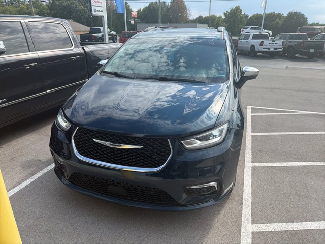 Pre-Owned 2022 Chrysler Pacifica Limited AWD Passenger Van
