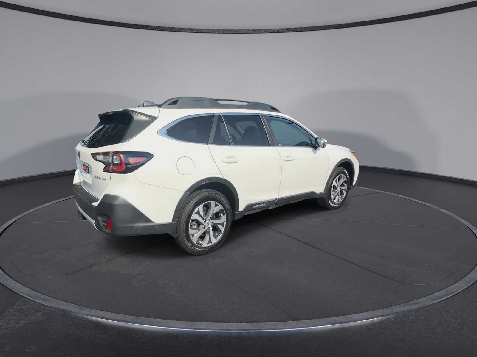 Used 2021 Crystal White Pearl Subaru Limited image 8