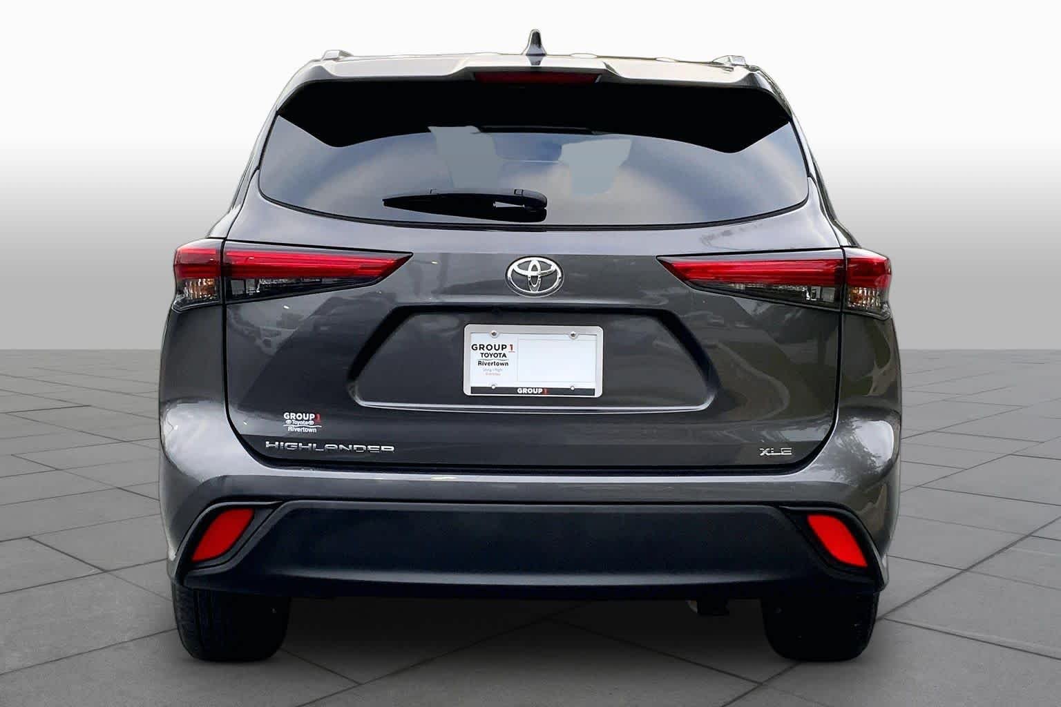 Used 2023 Magnetic Gray Metallic Toyota XLE image 5