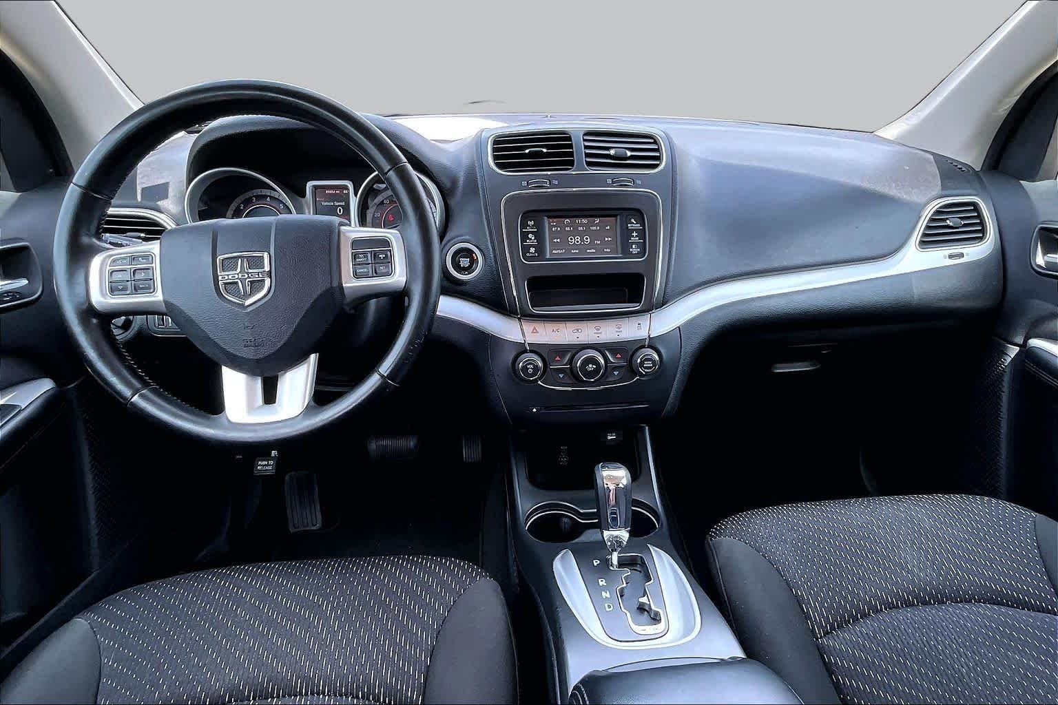 Used 2019 Granite Pearlcoat Dodge SE image 14