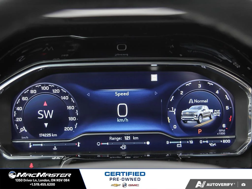 Used 2022  Chevrolet RST image 18