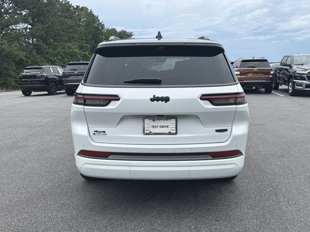 New 2026 White/off-white Jeep Summit image 7