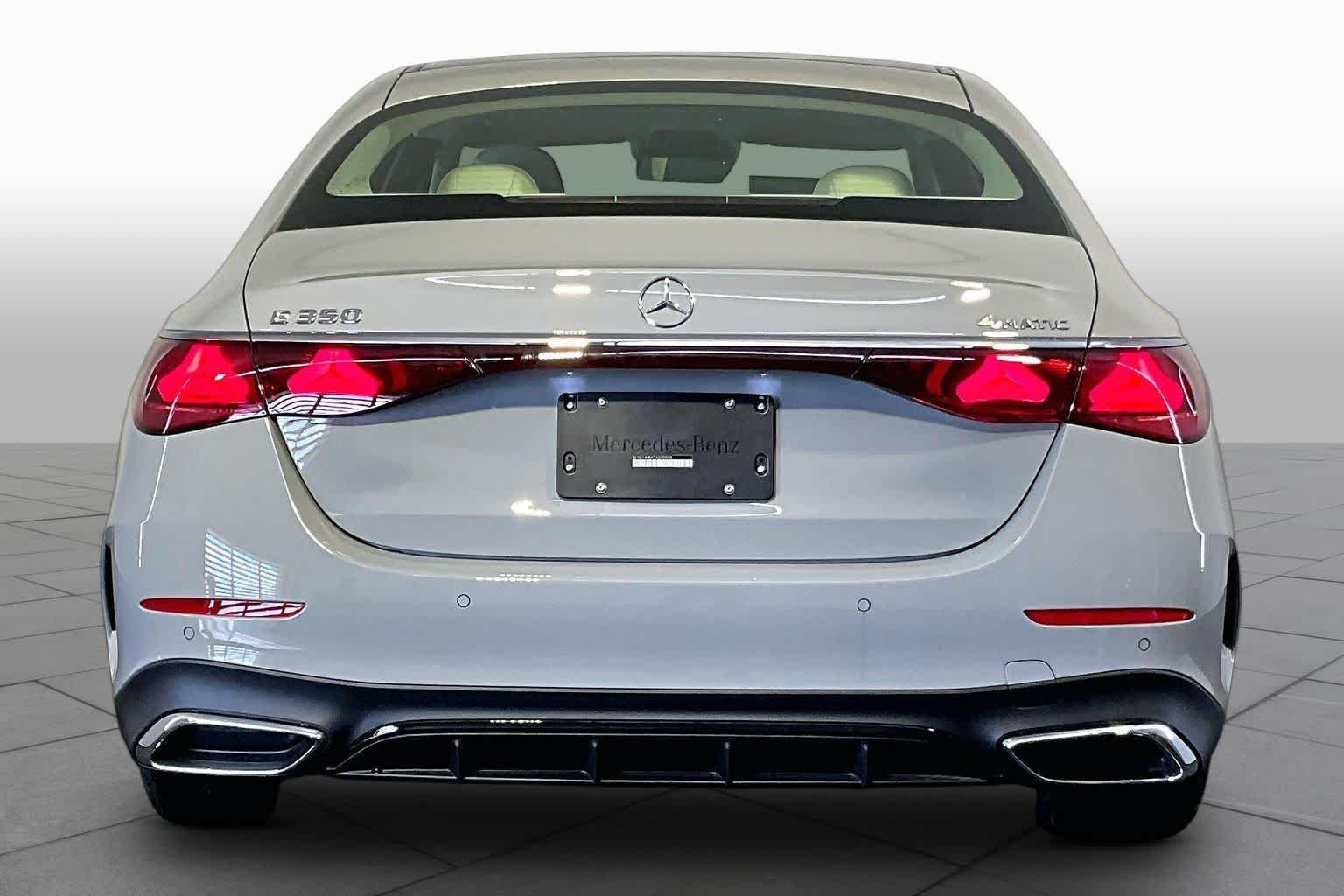New 2026 MANUFAKTUR Alpine Grey Mercedes-Benz E 350 image 4