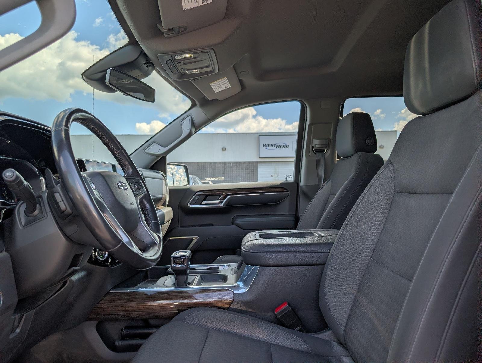 Used 2022 Northsky Blue Metallic Chevrolet LT Trail Boss image 8