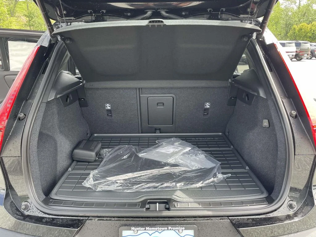 New 2026 Onyx Black Volvo Plus image 31