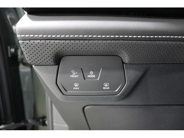 New 2026 Avocado Green Pearl Volkswagen 2.0T SE W/TECHNOLOGY image 8