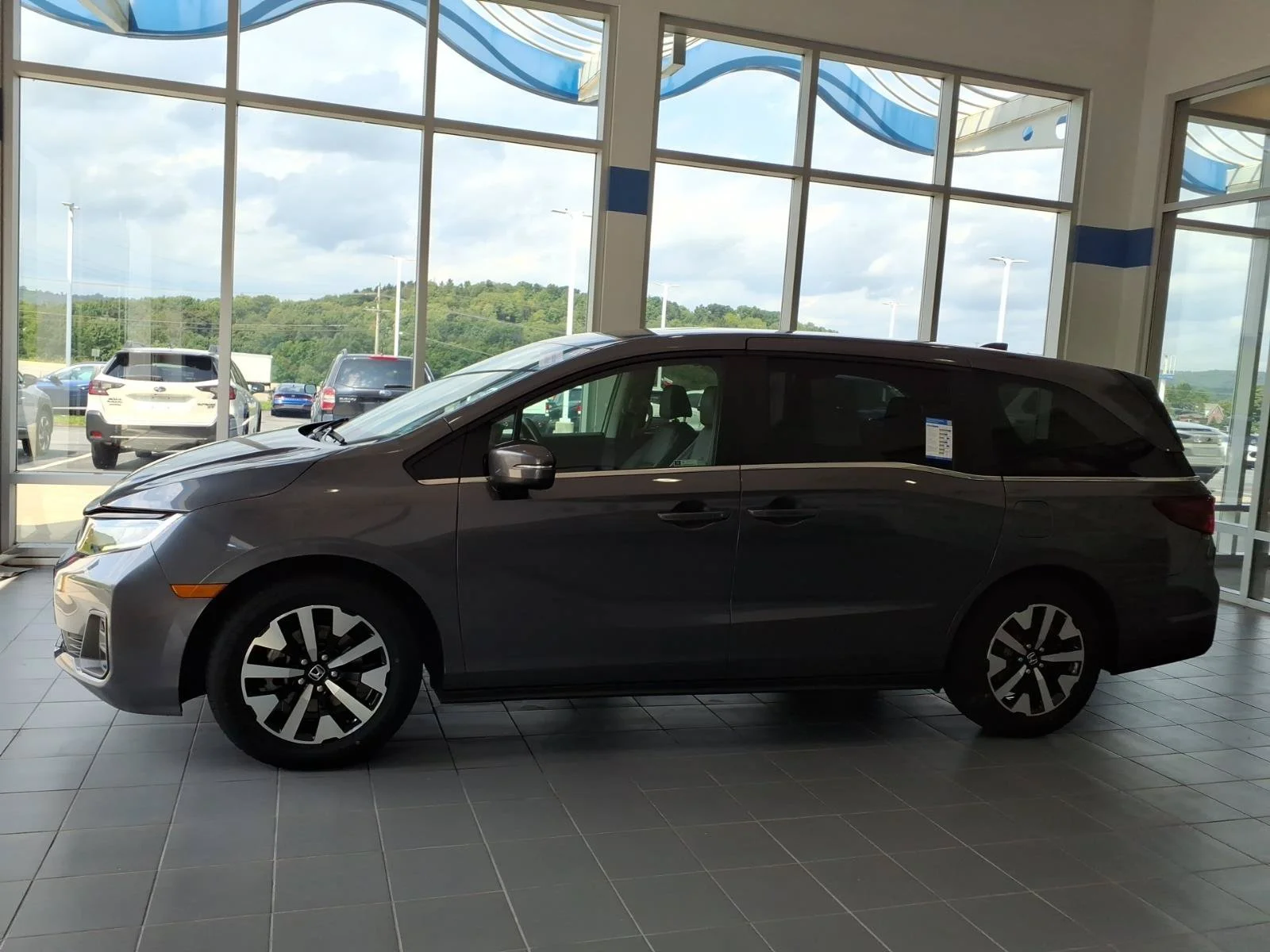 2025 Honda Odyssey EX-L - Photo 8