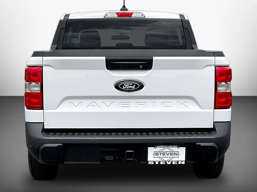 New 2026 Oxford White Ford XLT image 4