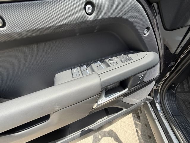 New 2026 Carpathian Grey Land Rover X-Dynamic SE image 11