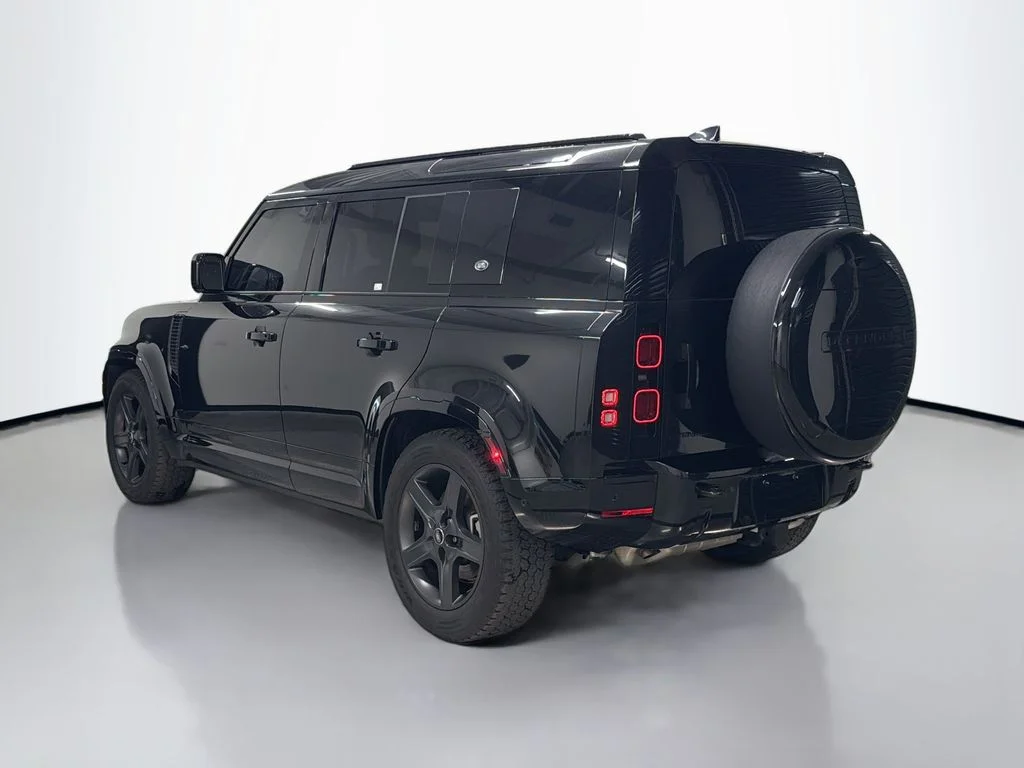 Certified Used 2024 Santorini Black Metallic Land Rover X-Dynamic SE image 3