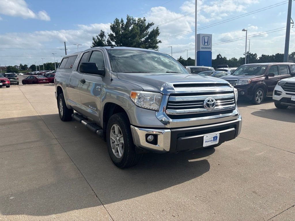 Used 2016 Silver Sky Metallic Toyota SR5 image 3