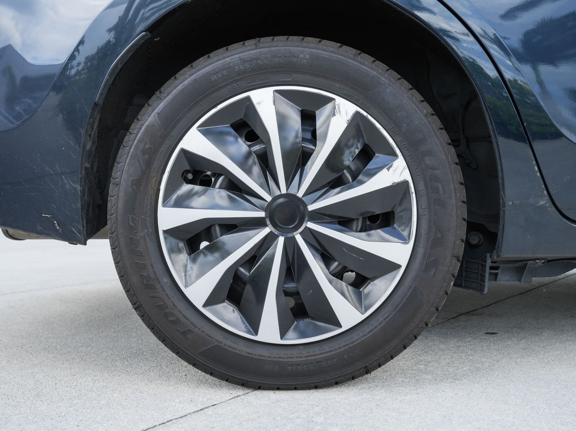 Used 2019 Blue Toyota LE image 13