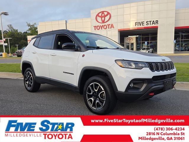 Used 2024 White Jeep Trailhawk image 1