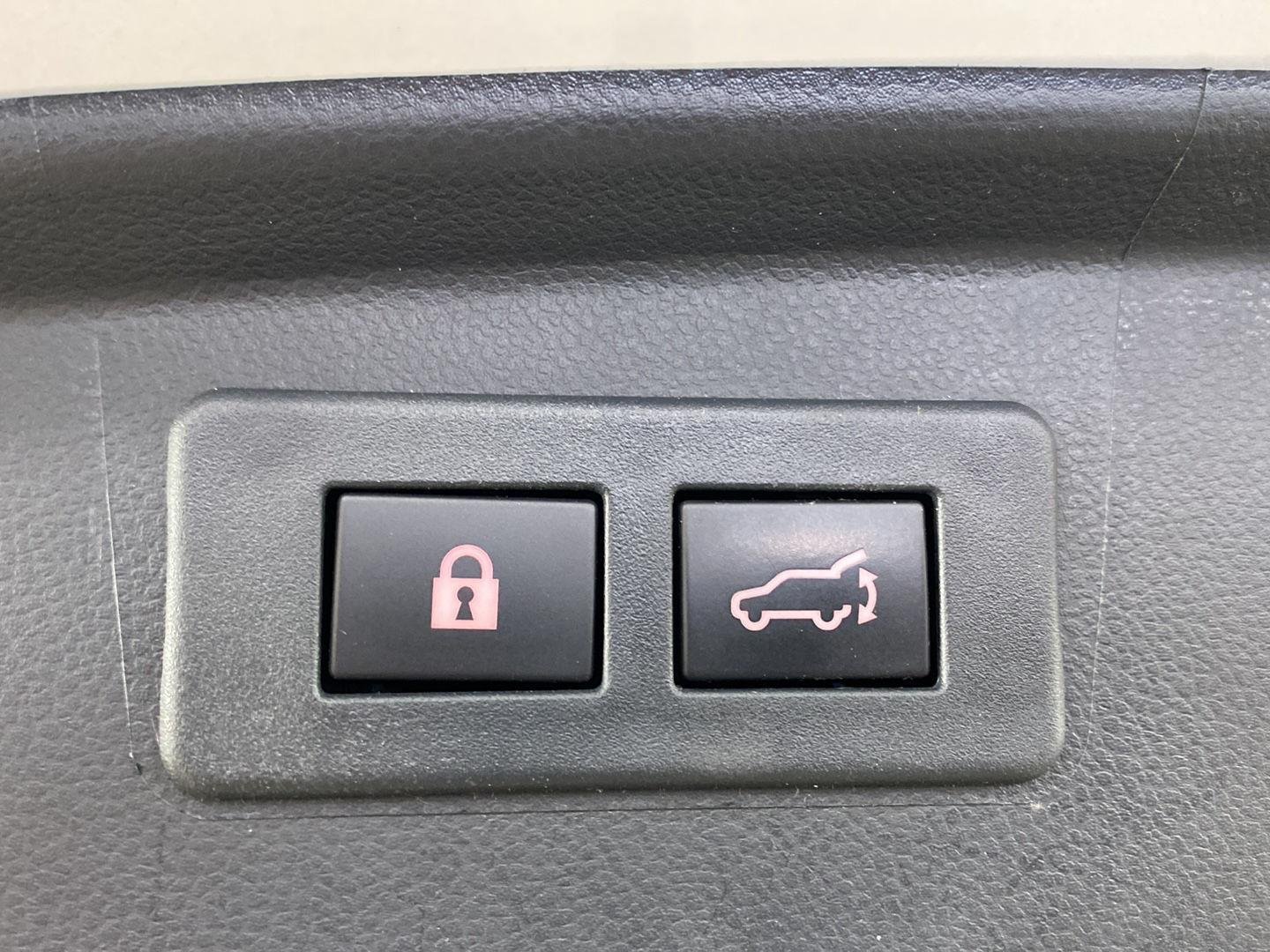 Used 2023 Crystal White Pearl Subaru Onyx Edition image 30