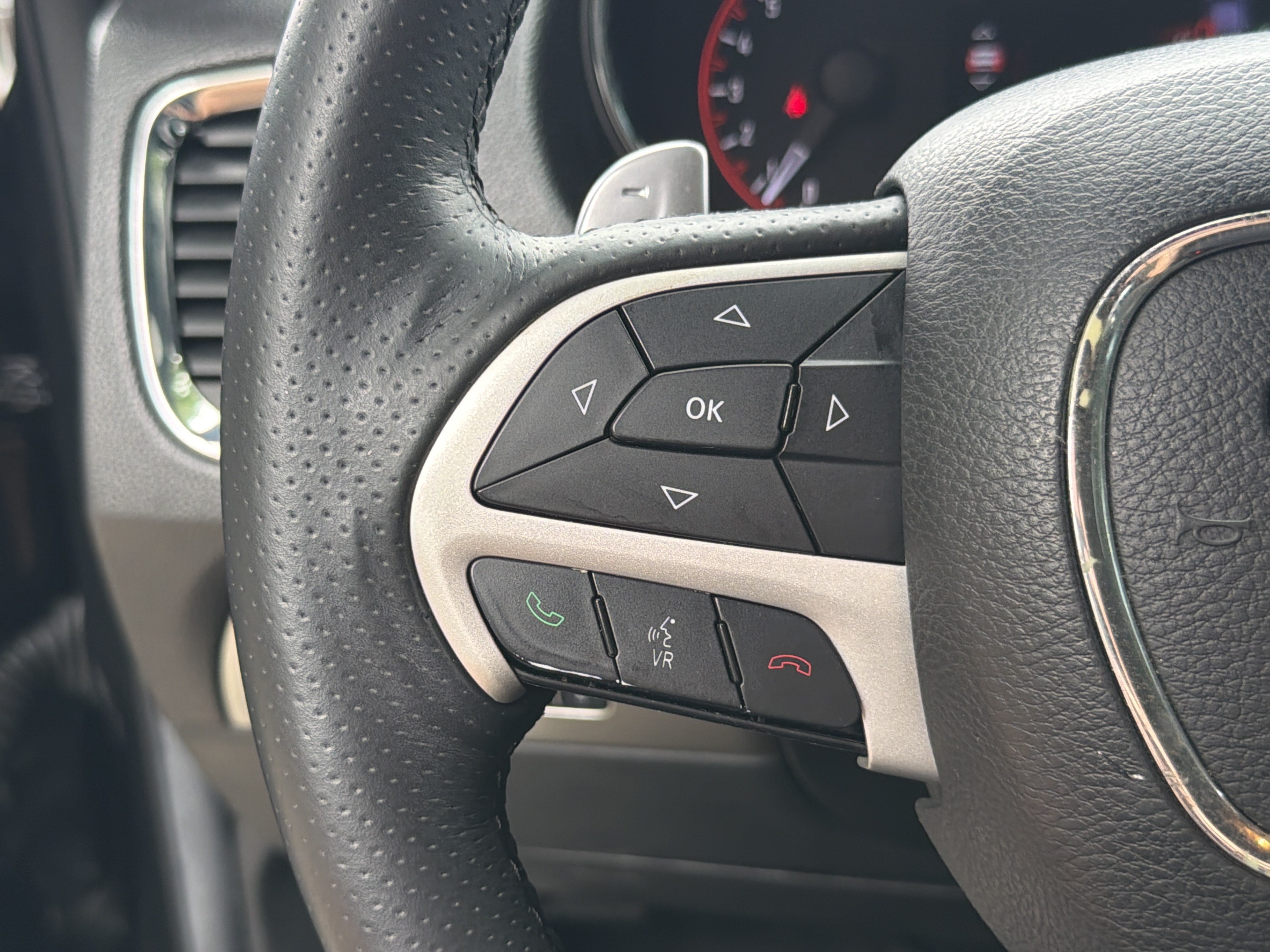 Used 2014 Brilliant Black Crystal Pearlcoat Dodge R/T image 23
