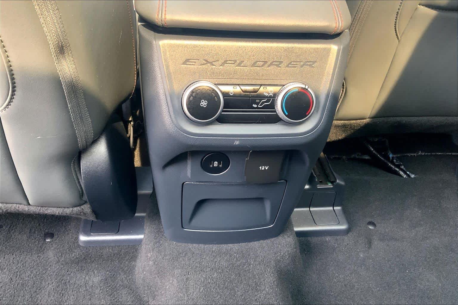 Used 2025 Star White Ford Active image 37
