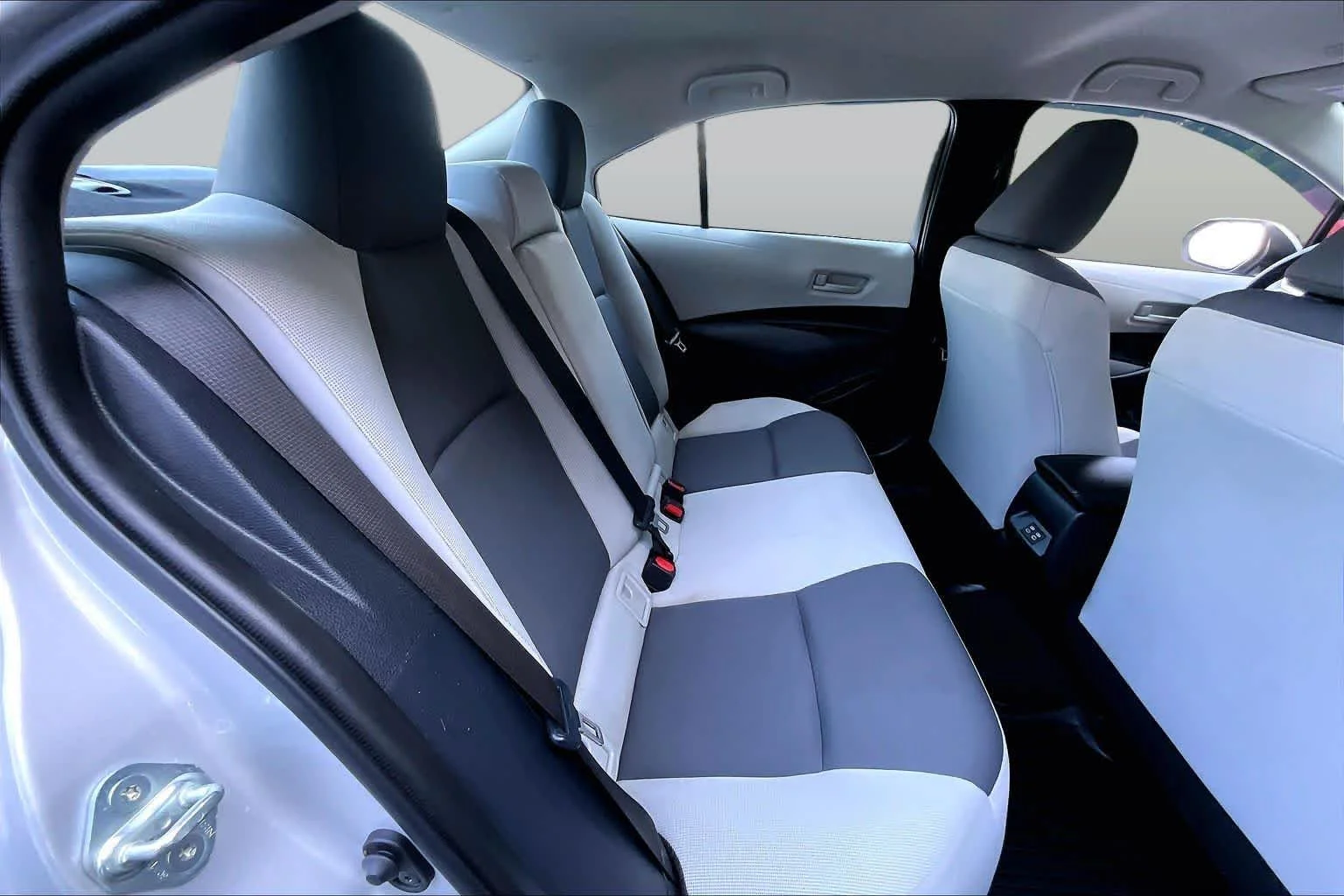 Certified Used 2023 Classic Silver Metallic Toyota LE image 18