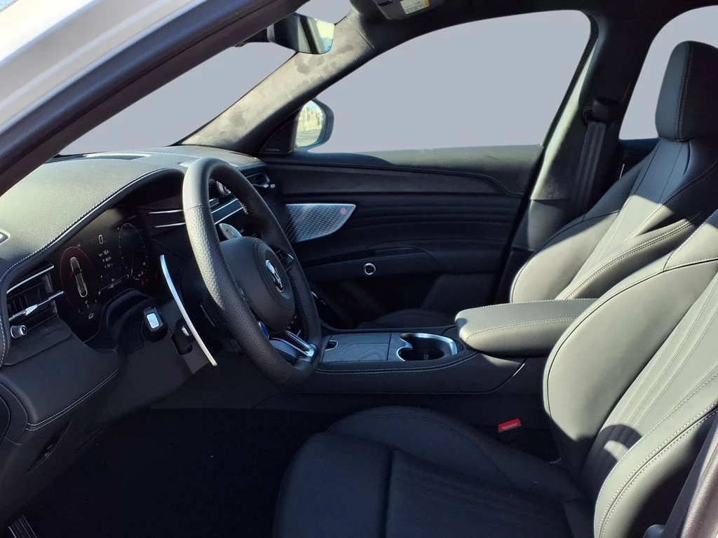 2026 Maserati Grecale Modena V6 - Photo 8