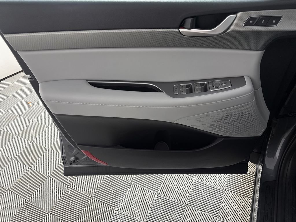 Certified Used 2025 Gray Hyundai SEL Premium image 12