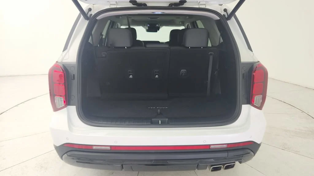 Used 2025 White Hyundai XRT image 36