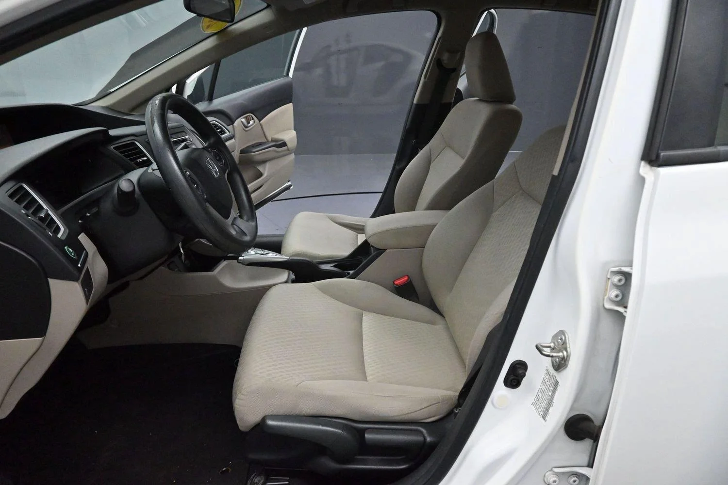 Used 2015 Taffeta White Honda LX image 12