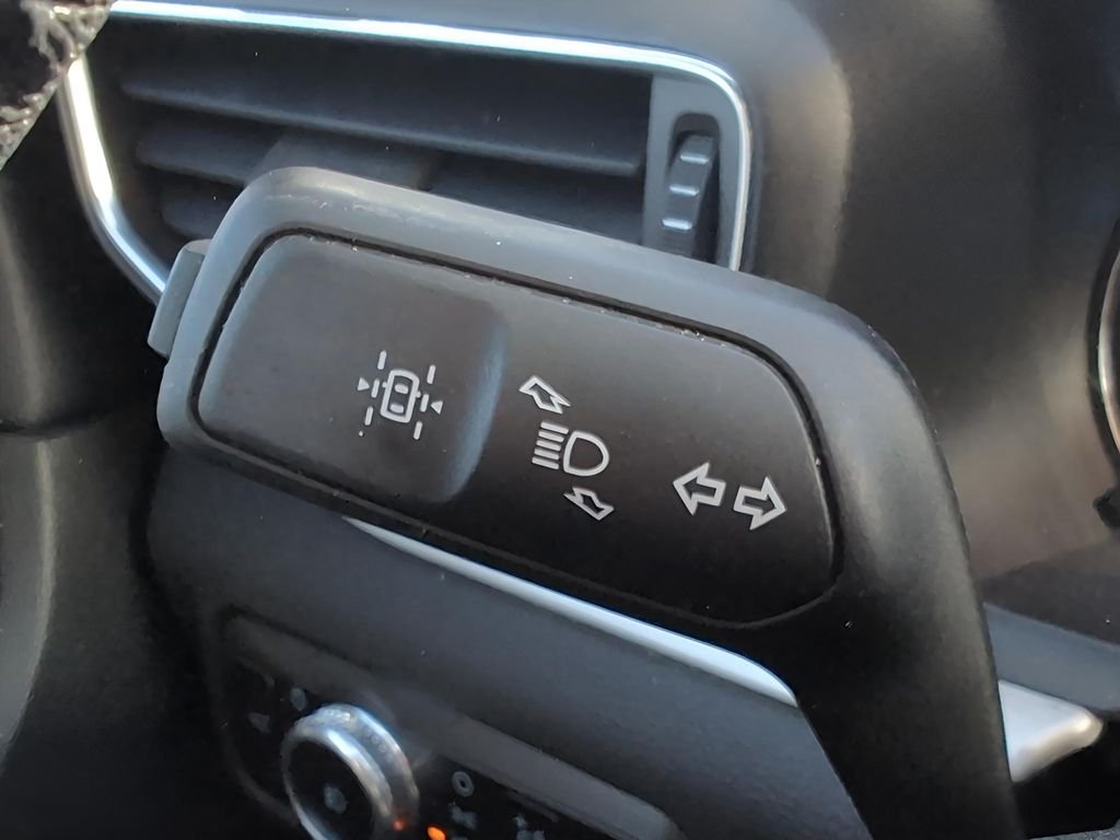 Used 2023 Oxford White Ford XLT image 18