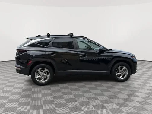 Used 2023 Black Hyundai SEL image 2