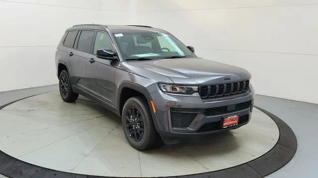 New 2026 Baltic Gray Metallic Clear-Coat Exterior Paint Jeep Altitude image 14