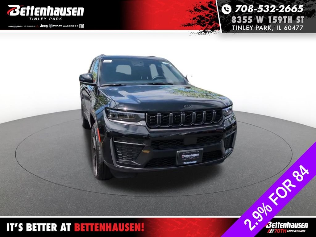 New 2026 Diamond Black Crystal Pearl-Coat Exterior Paint Jeep Altitude image 4