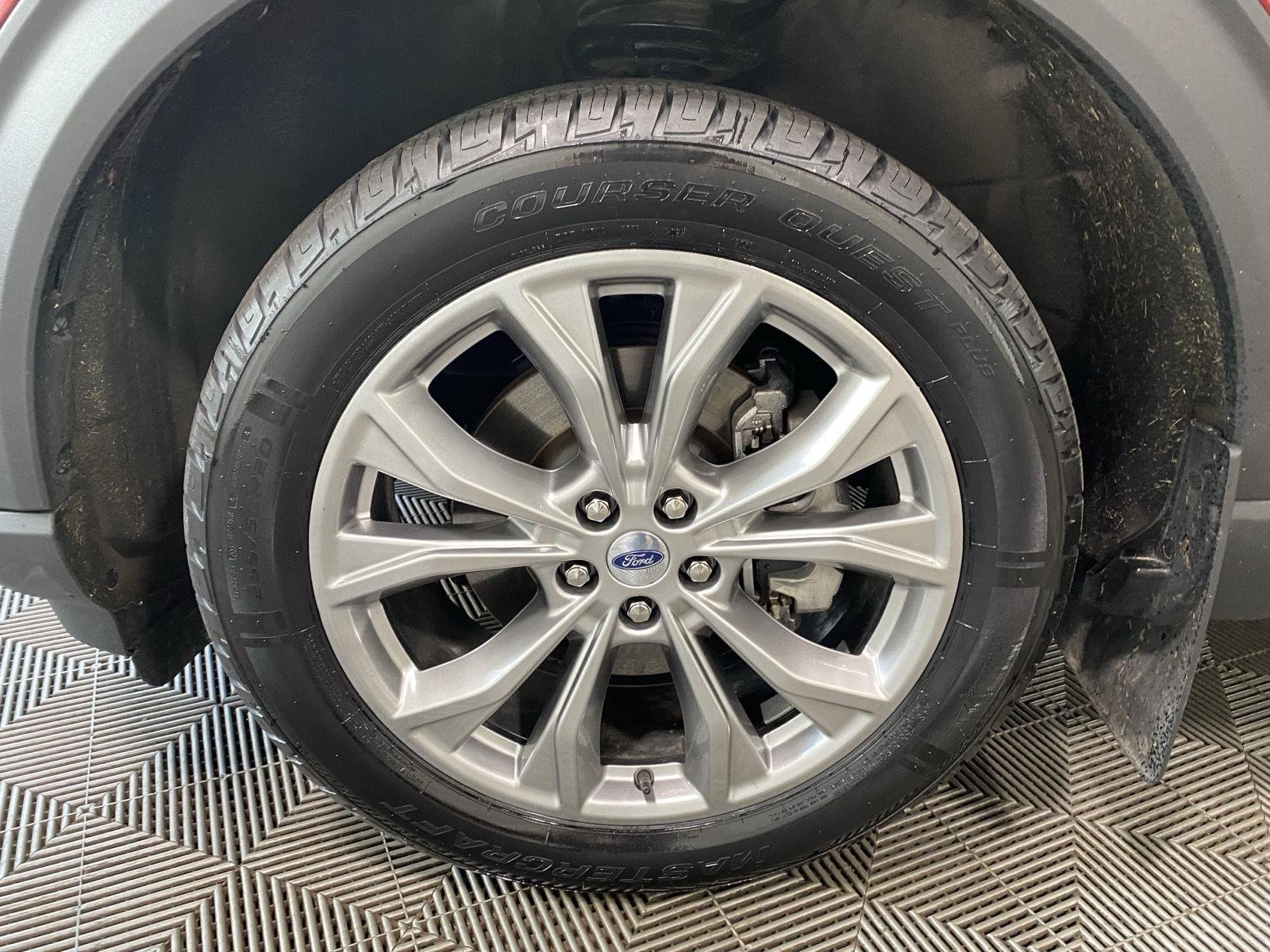 Used 2023 Rapid Red Metallic Tinted Clearcoat Ford XLT image 11