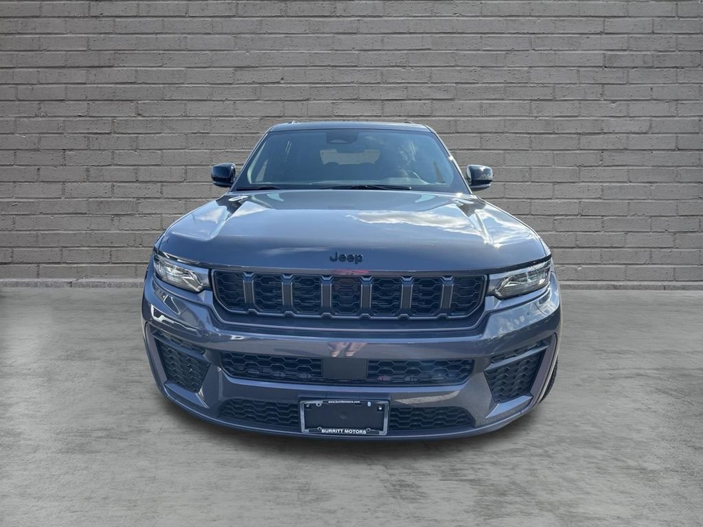 New 2026 Baltic Gray Metallic Clearcoat Jeep Altitude image 2