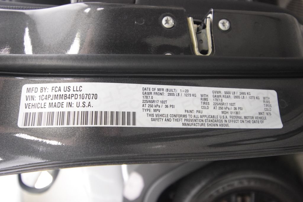 Used 2023 Gray Jeep Altitude image 20