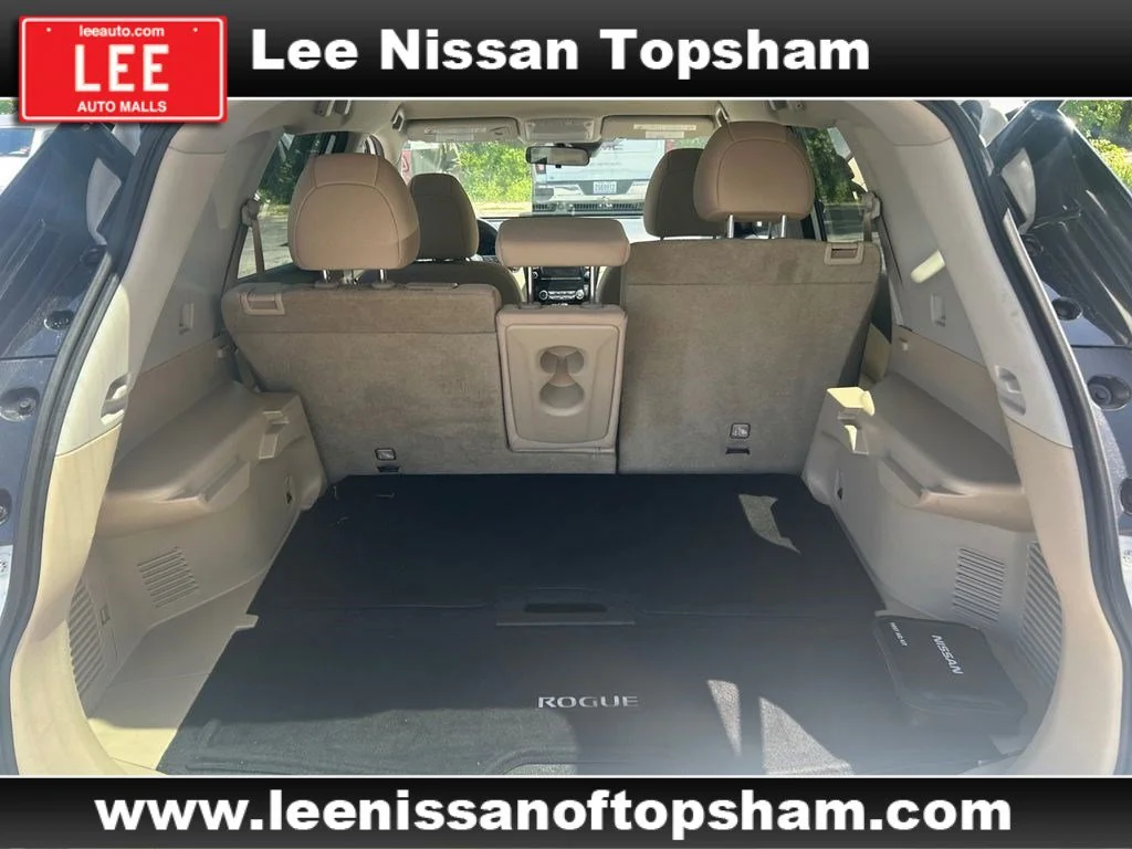 Used 2019 Pearl White Tricoat Nissan SV image 19