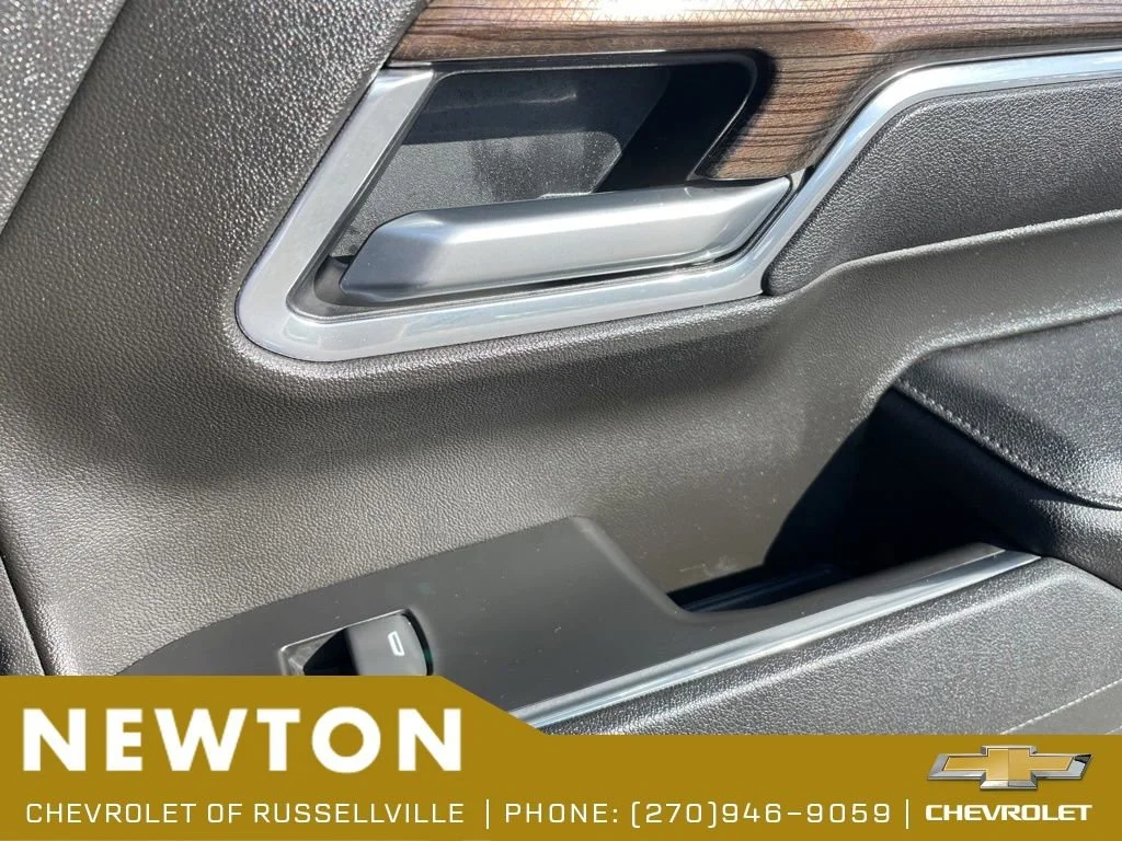 Used 2025 Cypress Gray Chevrolet LT image 28